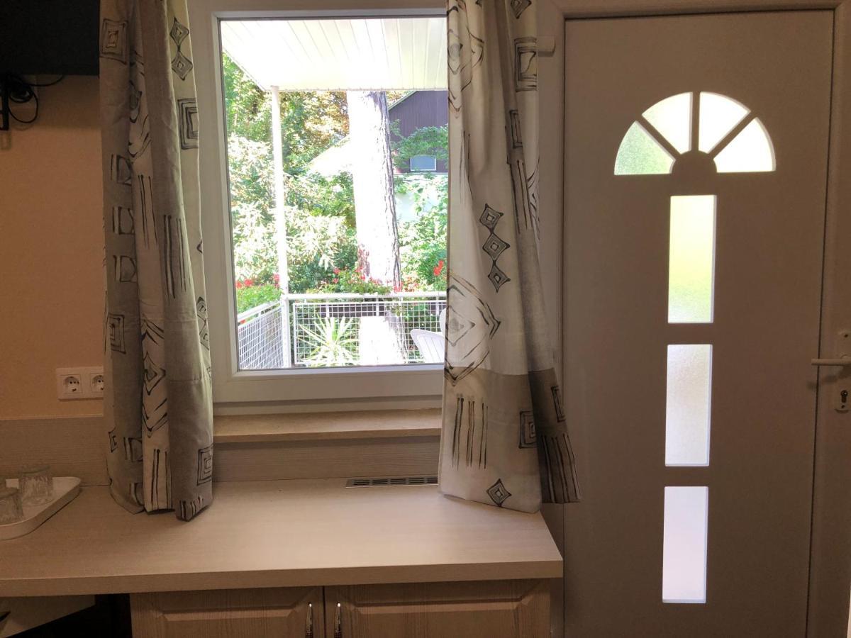 Szem-S Vendeghaz Hotell Balatonszárszó Exteriör bild