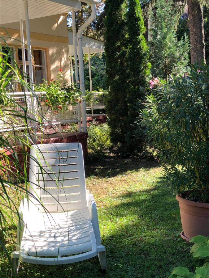 Szem-S Vendeghaz Hotell Balatonszárszó Exteriör bild