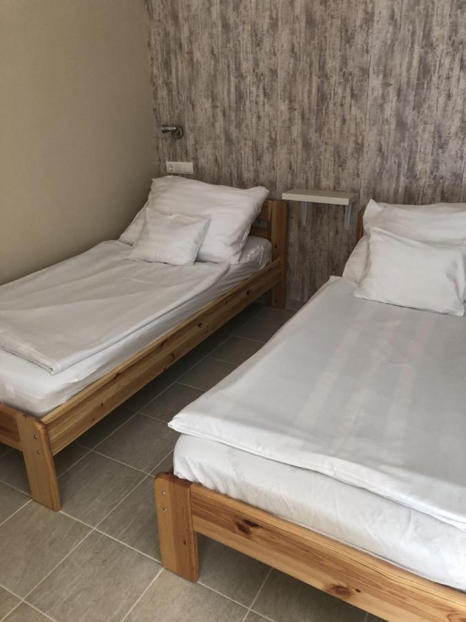 Szem-S Vendeghaz Hotell Balatonszárszó Exteriör bild