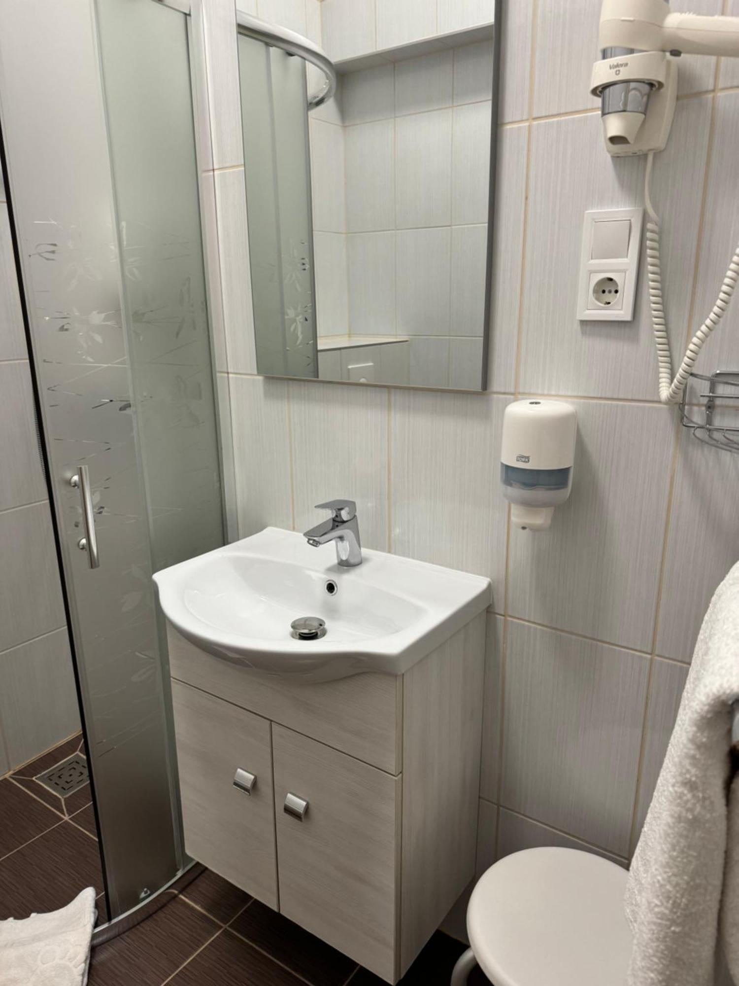 Szem-S Vendeghaz Hotell Balatonszárszó Exteriör bild