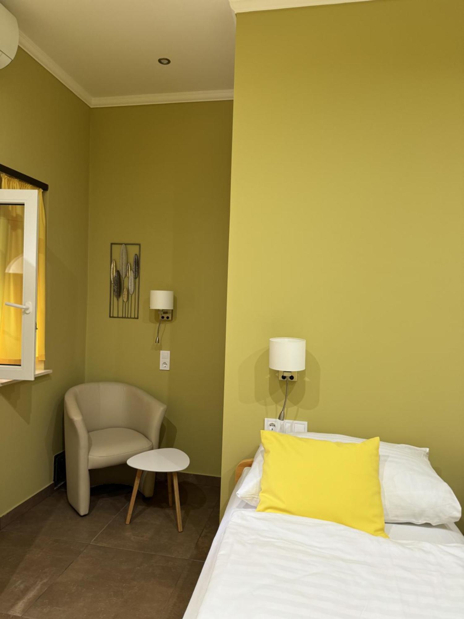 Szem-S Vendeghaz Hotell Balatonszárszó Exteriör bild