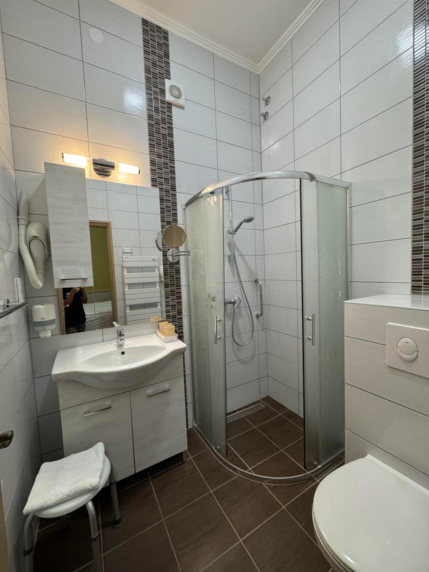 Szem-S Vendeghaz Hotell Balatonszárszó Exteriör bild
